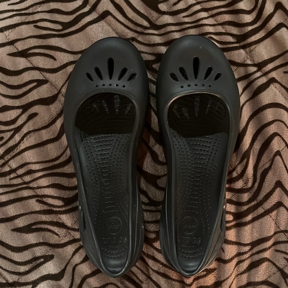 Womens Croc Flats